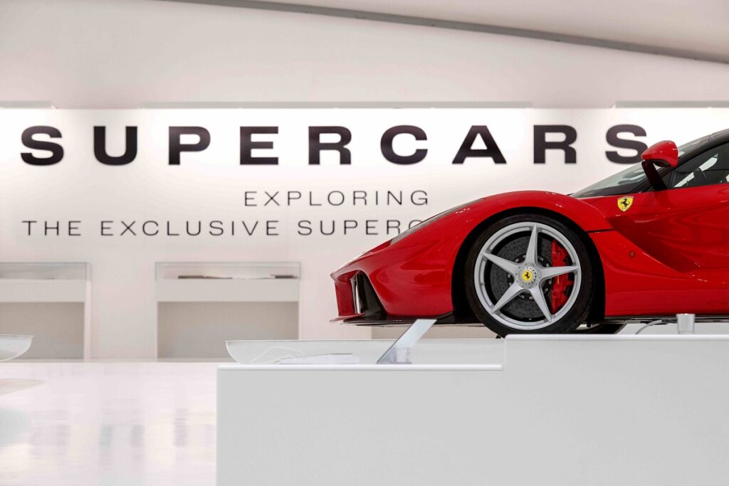 Supercars. mostra ferrari