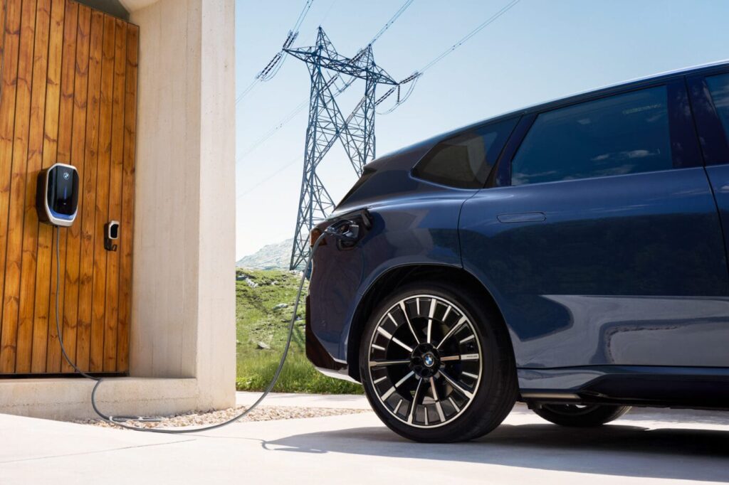 Auto-elettriche-e-ibride-incidentate